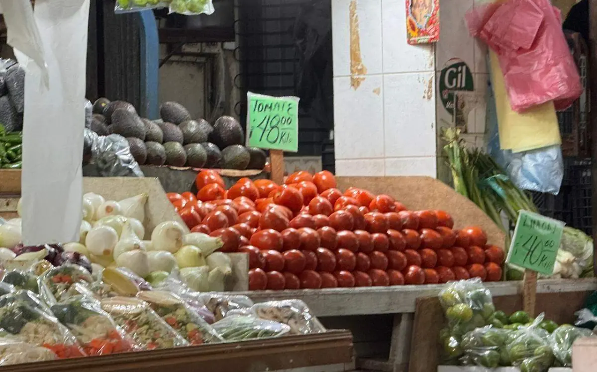 Tomate y cebolla con otra subida de precio Yadira Hernández (1)